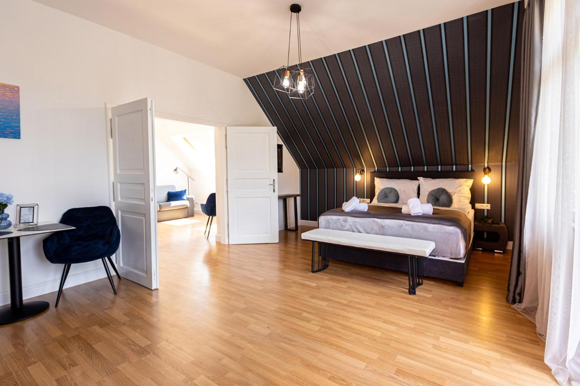 Hotel Clariss Balatonalmádi Exteriör bild