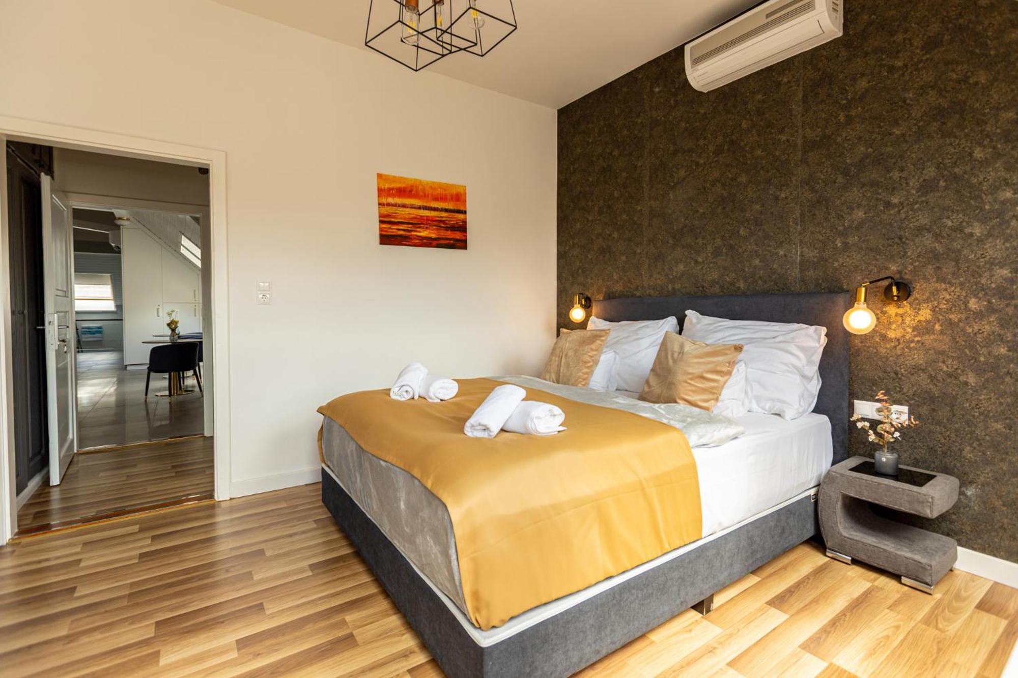 Hotel Clariss Balatonalmádi Exteriör bild
